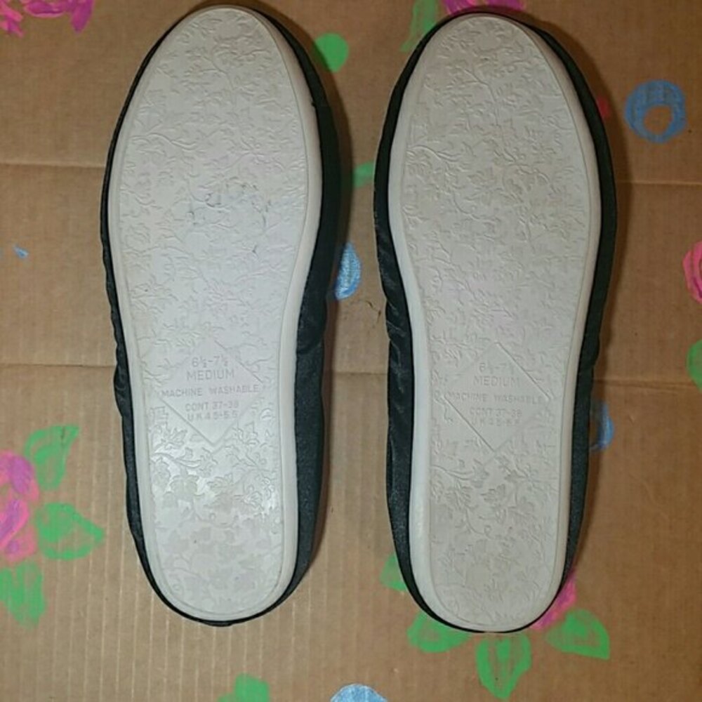 Black Satin Slippers Womens Size Medium Fits Shoe Sizes 6.5 - 7.5 - Picture 3 of 8